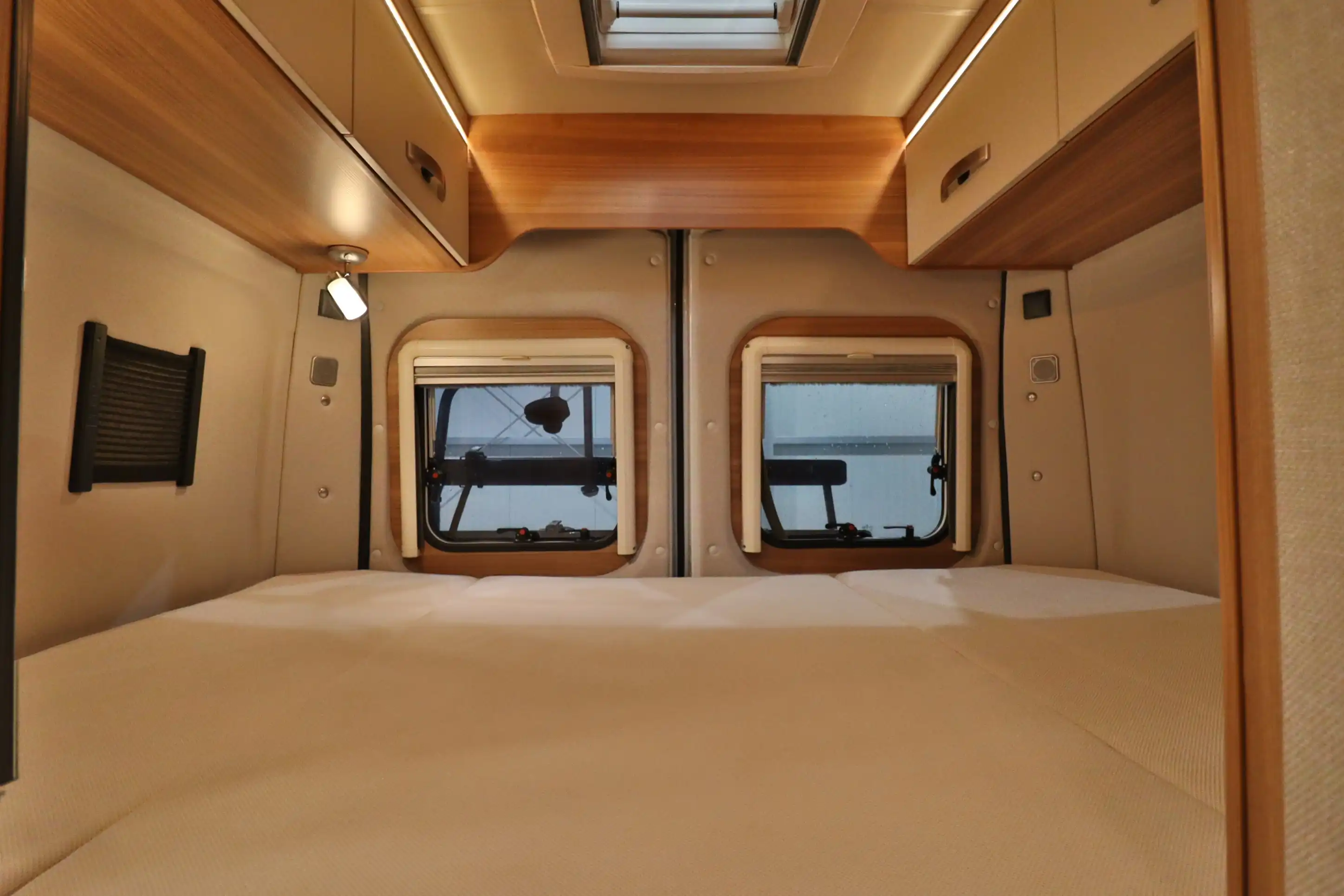 WEINSBERG Cara Bus 600 MQ Edition Fire